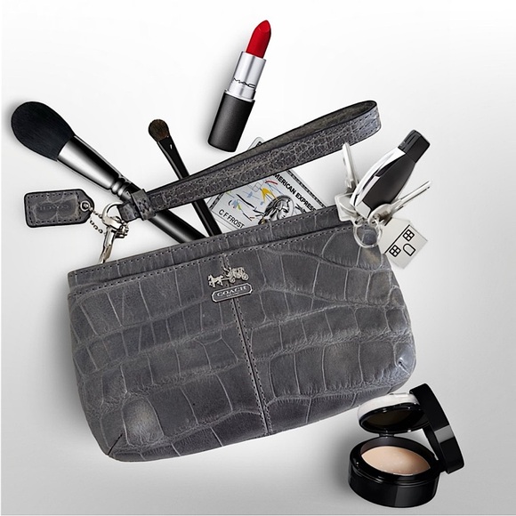 Y2K VTG Coach Ltd Ed. Madison Embossed Crocodile
Leather Medium Wristlet | 46630 - Picture 1 of 14